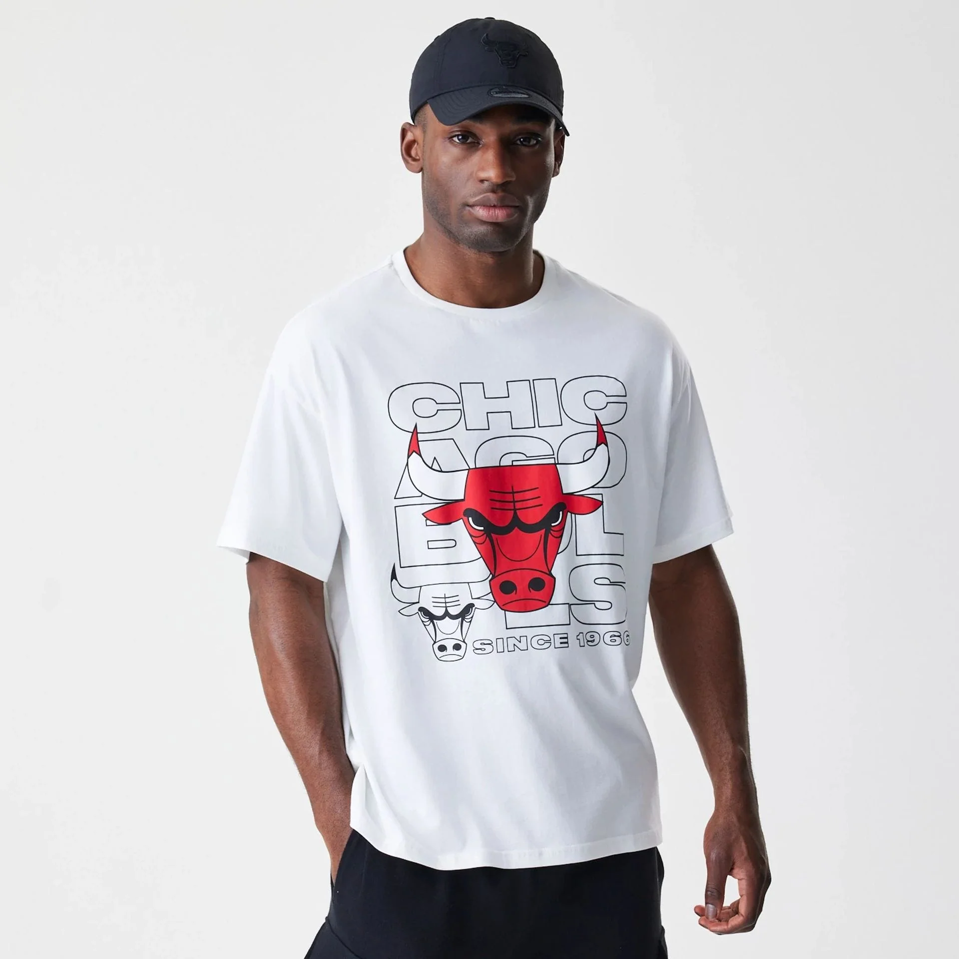Chicago Bulls NBA Outline Graphic White Oversized T-Shirt
