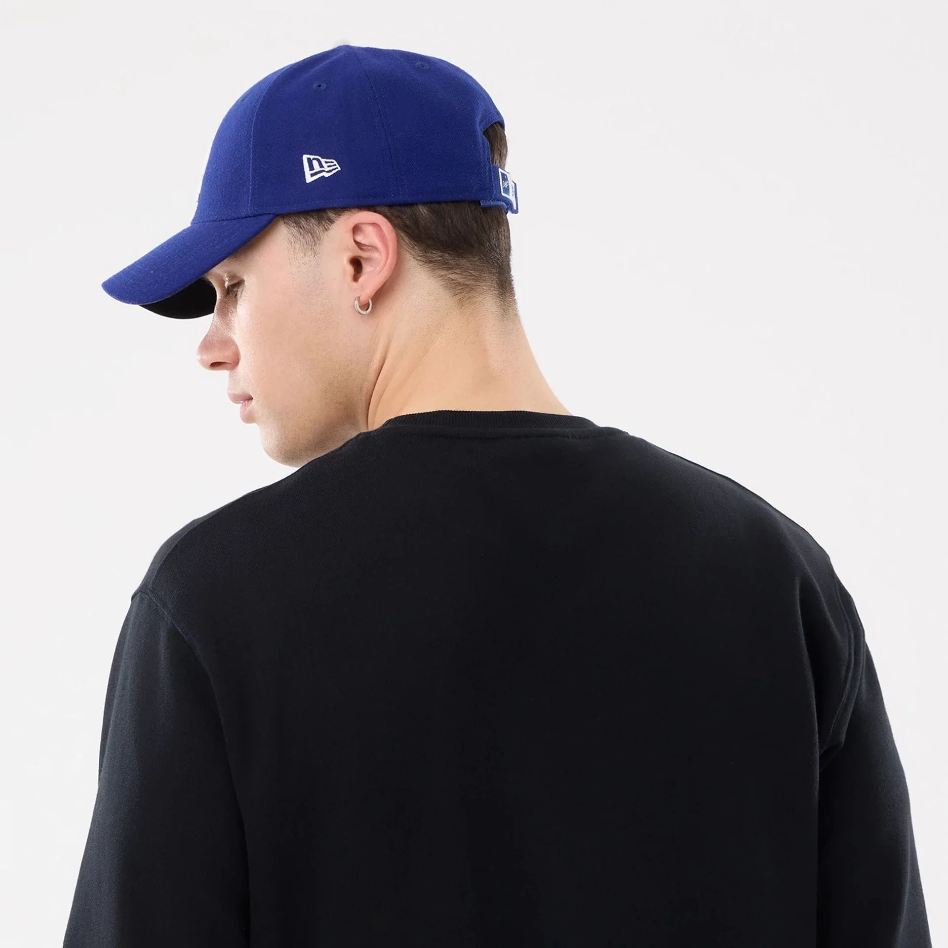 LA Dodgers MLB Retro Black Oversized Crew Neck Sweater - Image 7