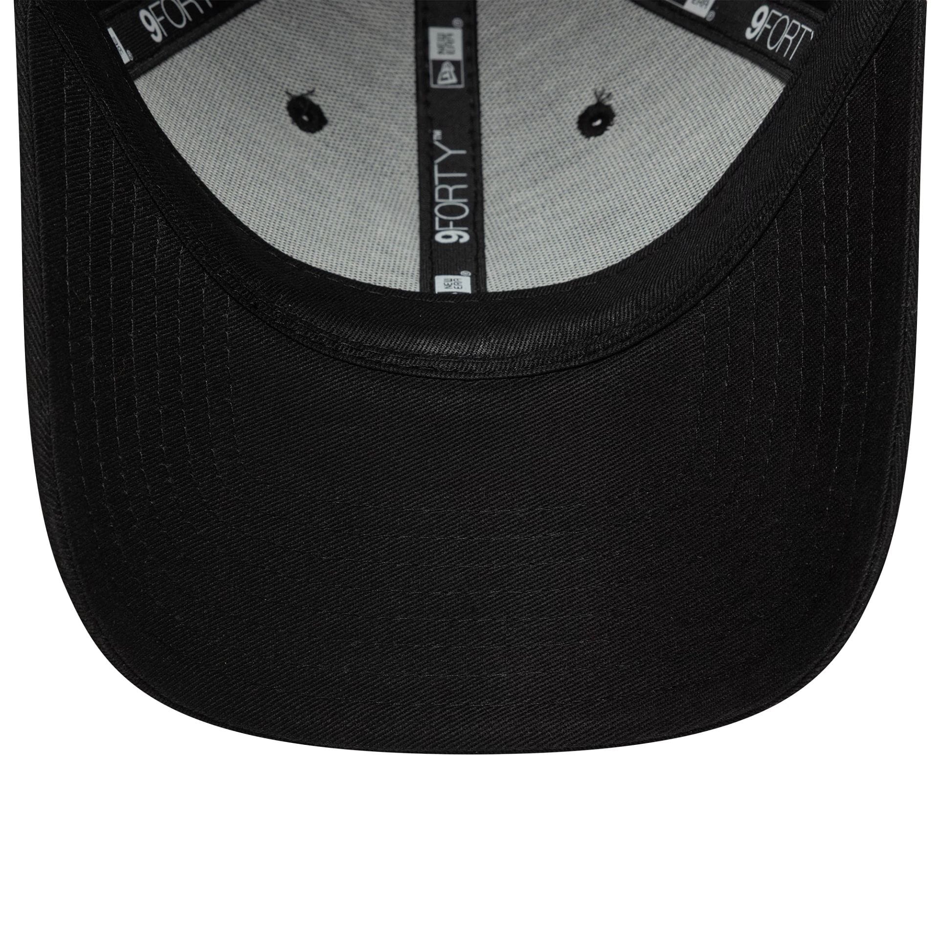 Liverpool FC Core Black 9FORTY Adjustable Cap - Image 5