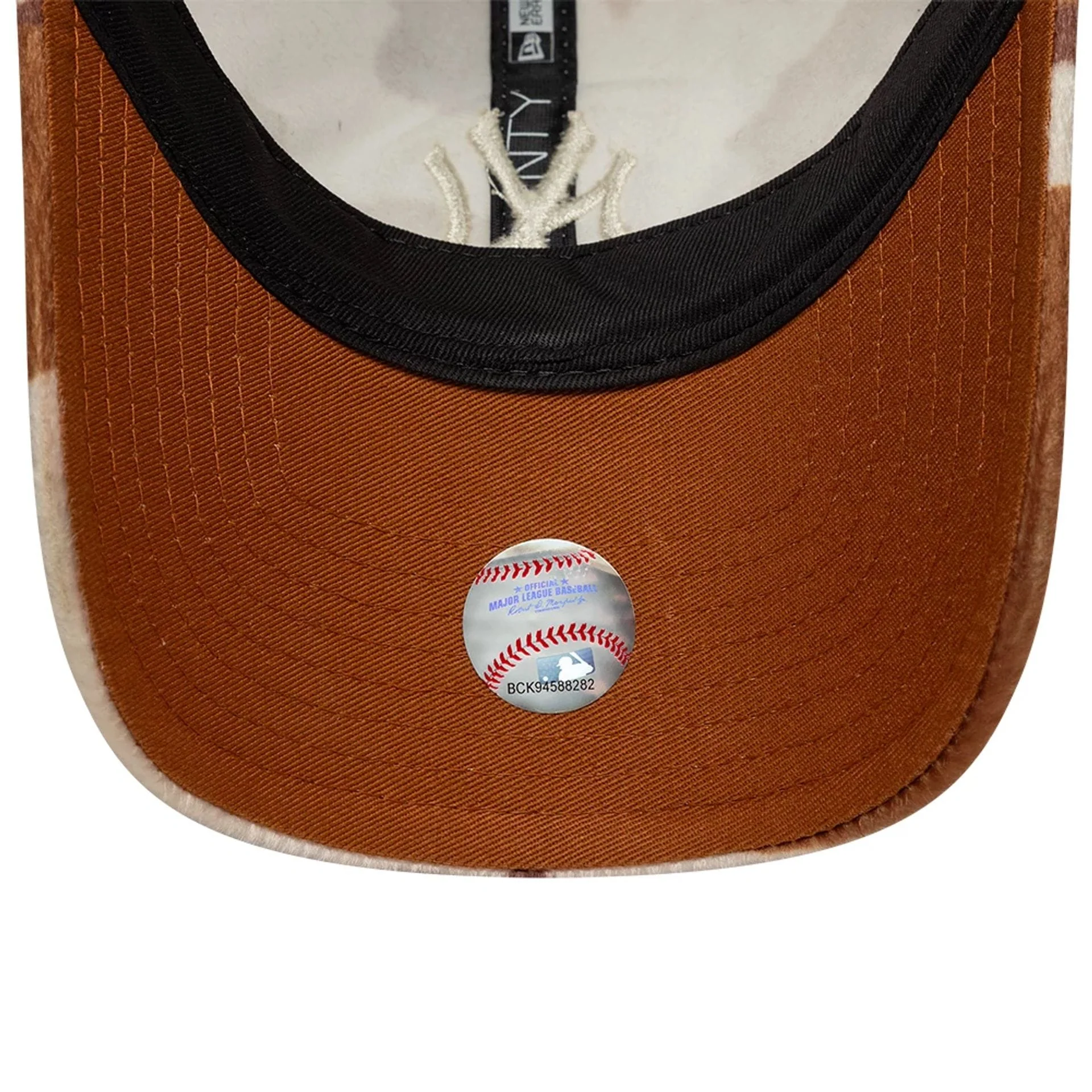 New York Yankees Animal Print Brown 9TWENTY Adjustable Cap - Image 7