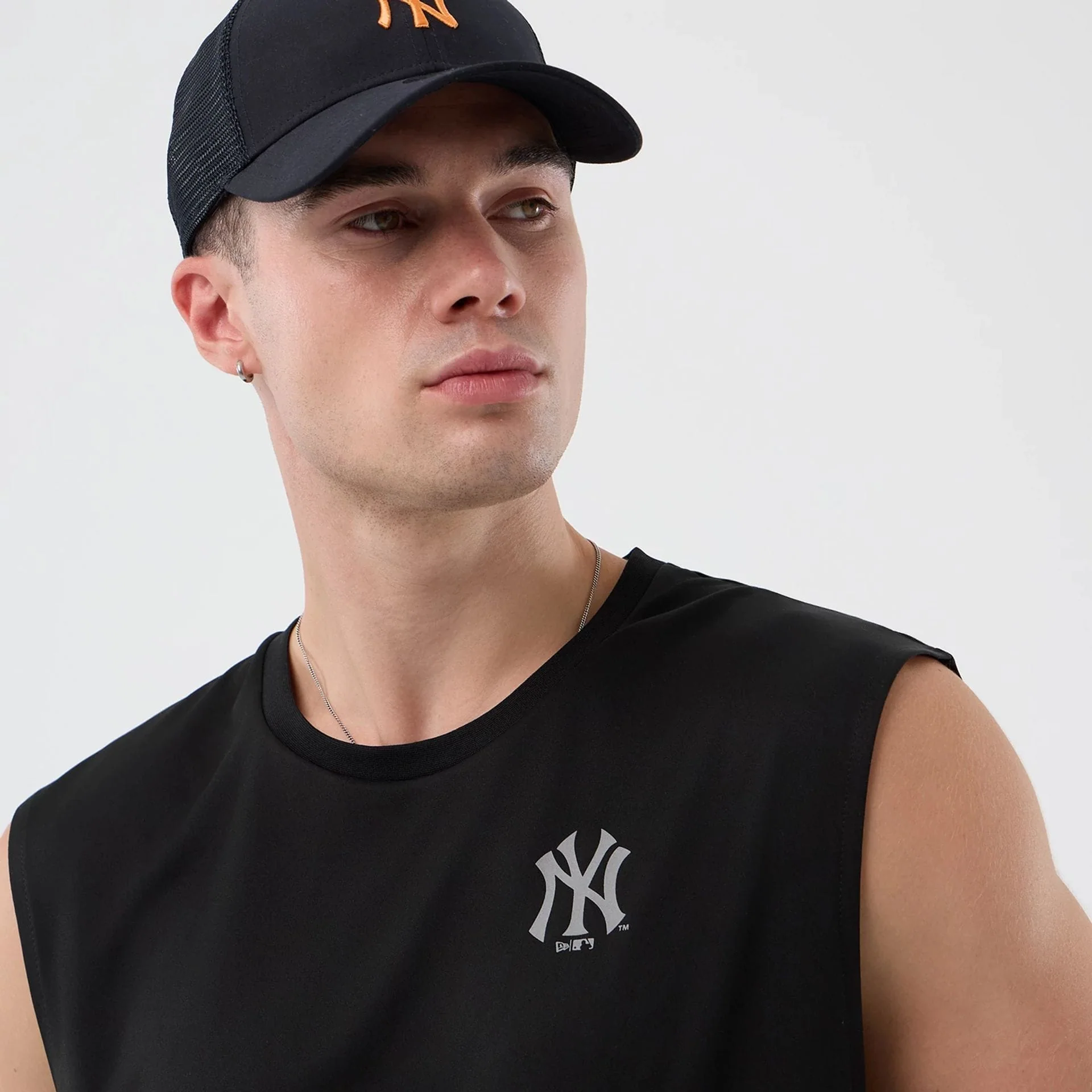 New York Yankees MLB Core Plus Black Vest - Image 4