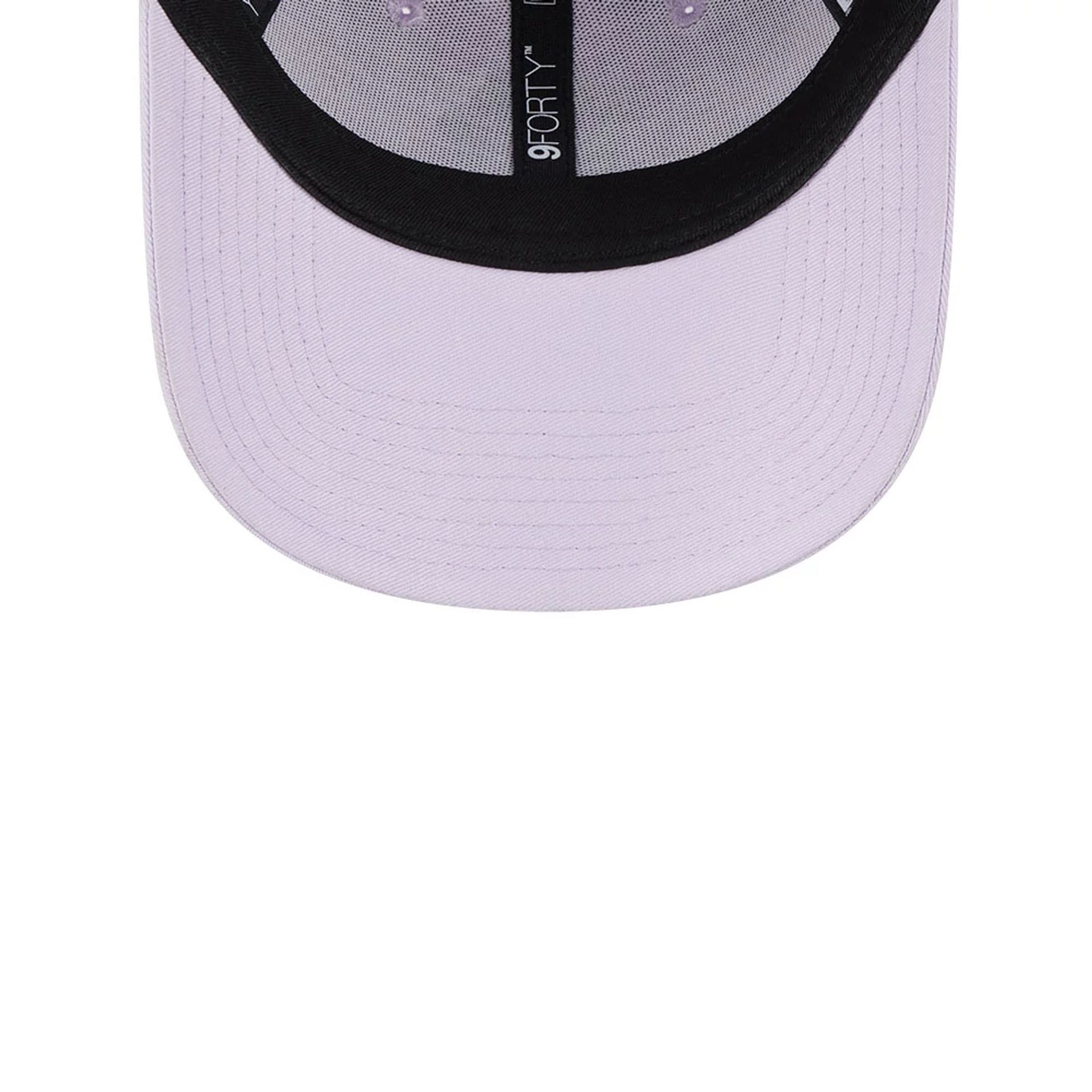 New York Yankees Womens League Essential Lilac 9FORTY Adjustable Cap - Image 4