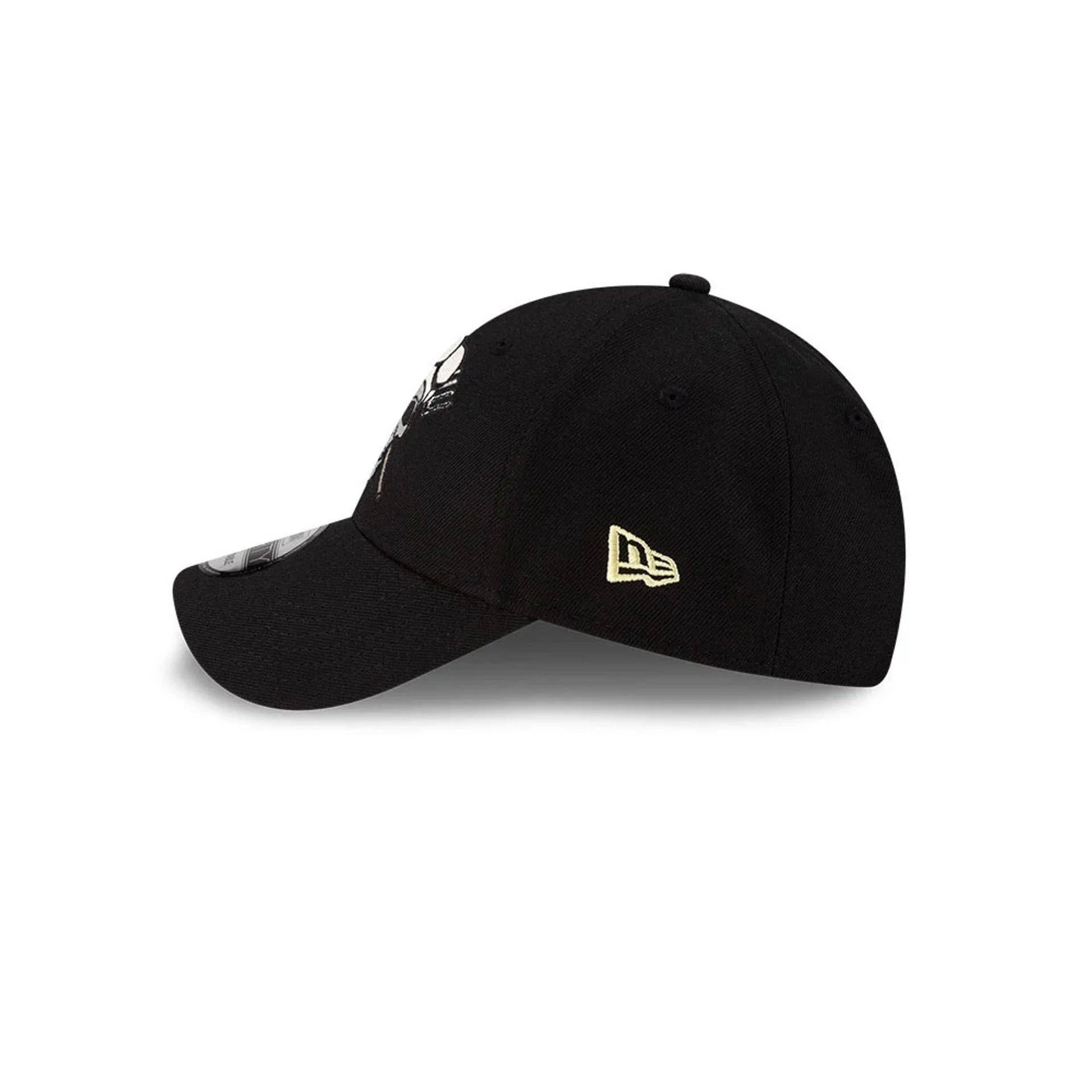 One Piece Vinsmoke Sanji Black 9FORTY Adjustable Cap - Image 5